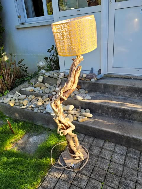 Lampadaire en bois flotté, pièce 1