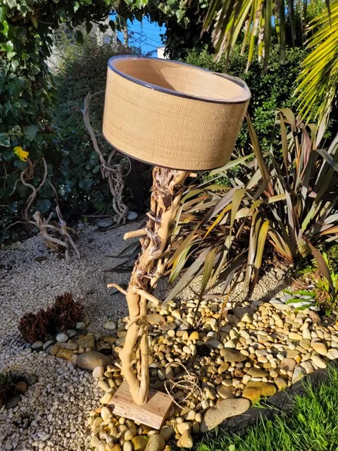 Lampadaire en bois flotté, pièce 2
